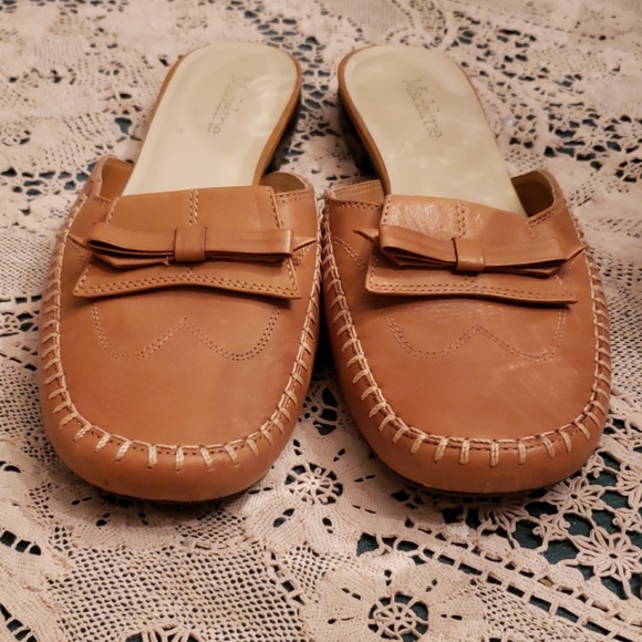 Tan flat3 - Picture 2 of 3